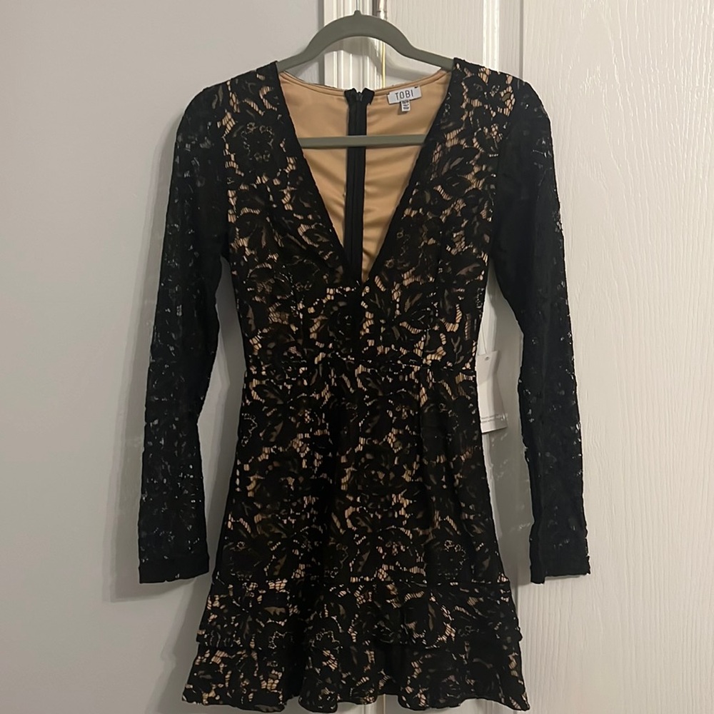 Black and cream lace dress. NWT size XS
